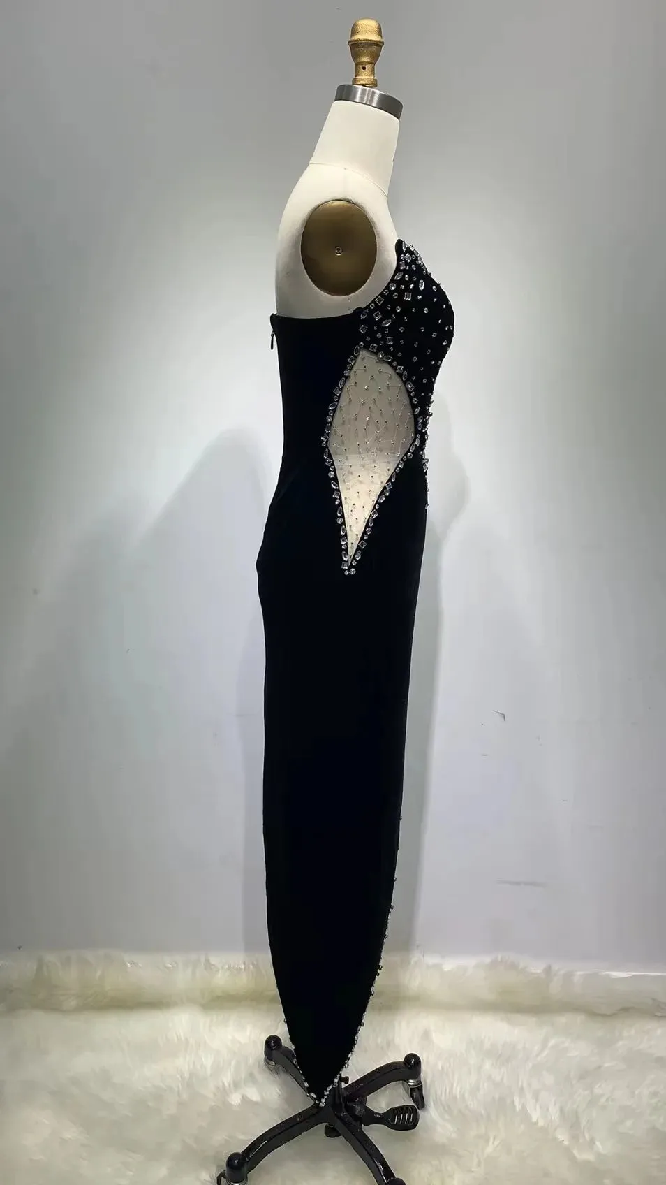 Trend4us Dazzling Crystal-Embellished Sweetheart Gown