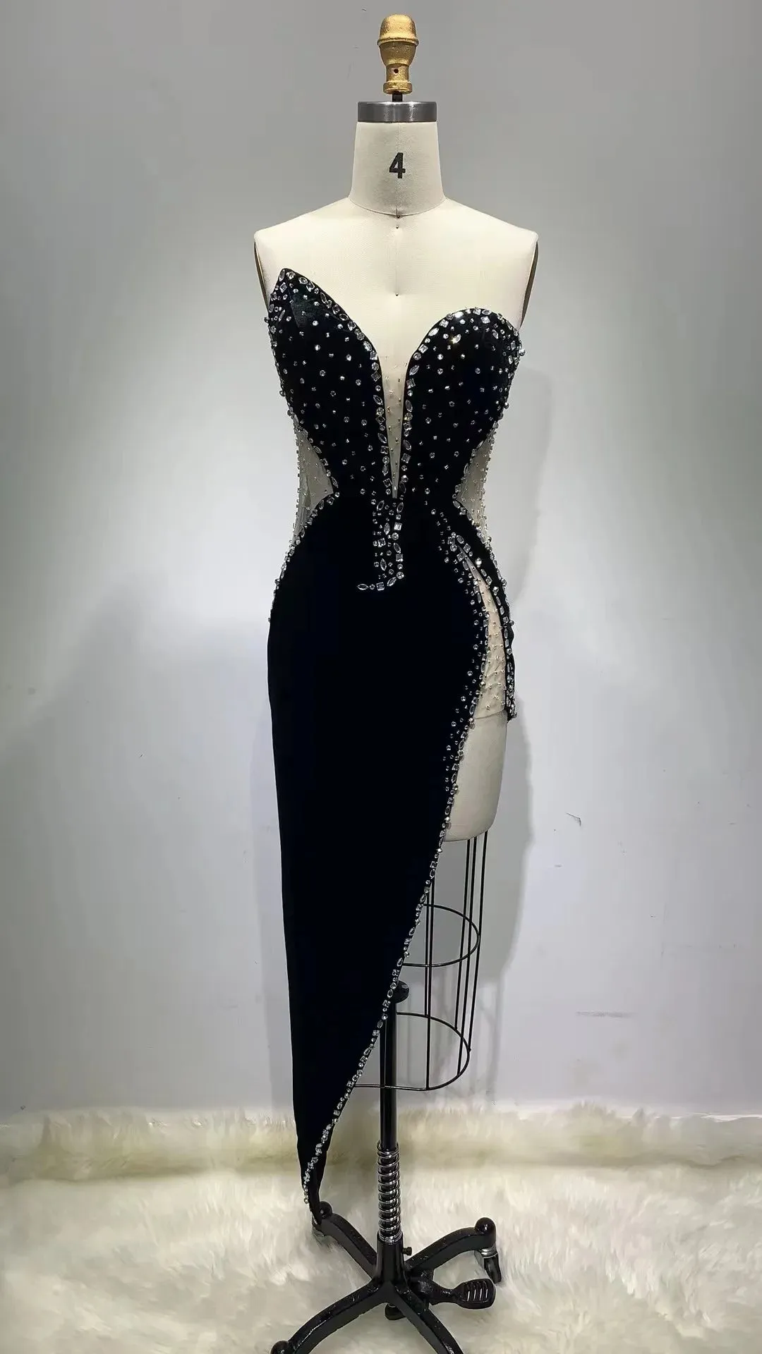 Trend4us Dazzling Crystal-Embellished Sweetheart Gown